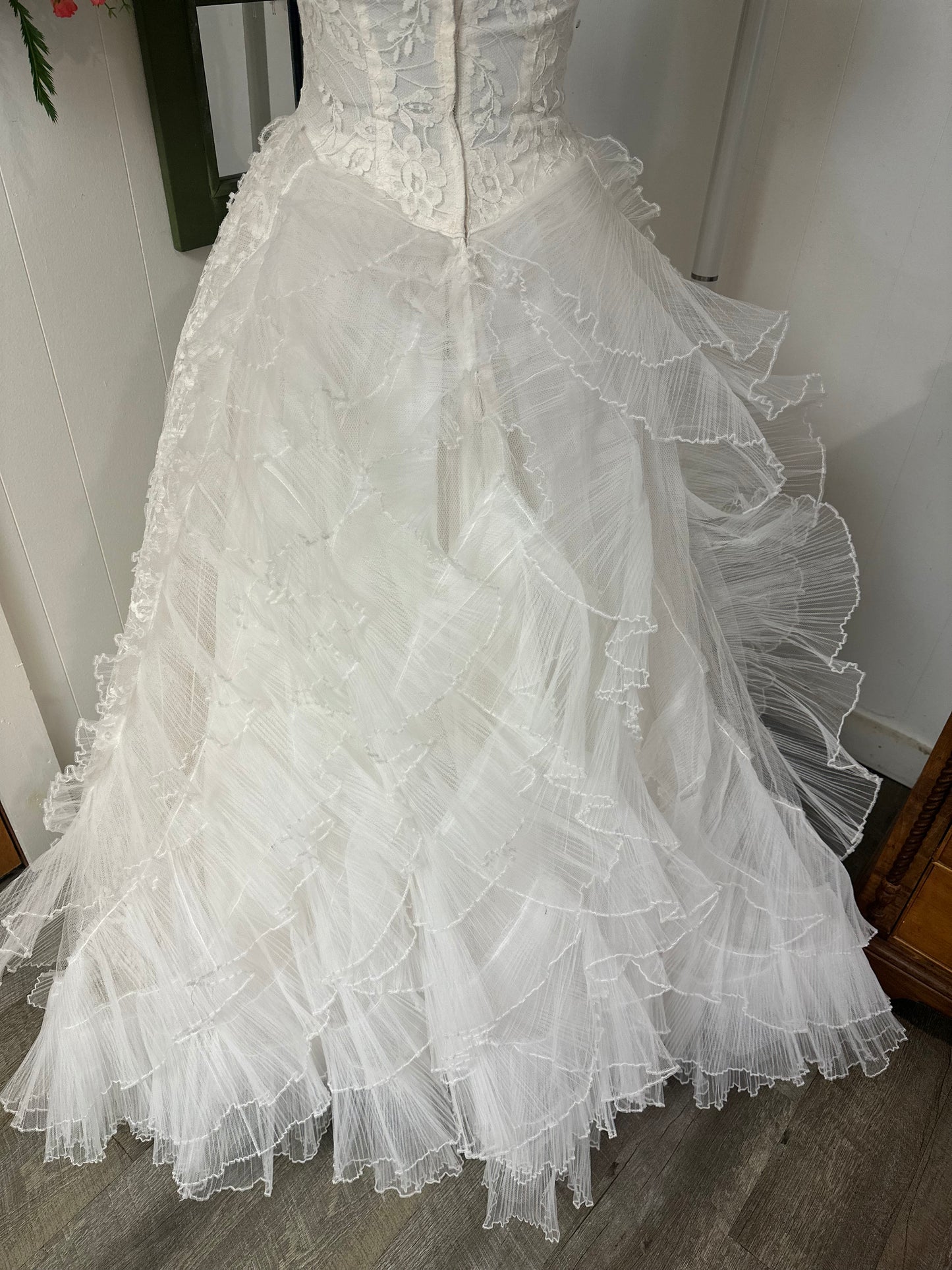 Greta is a vintage 1950s wedding dress