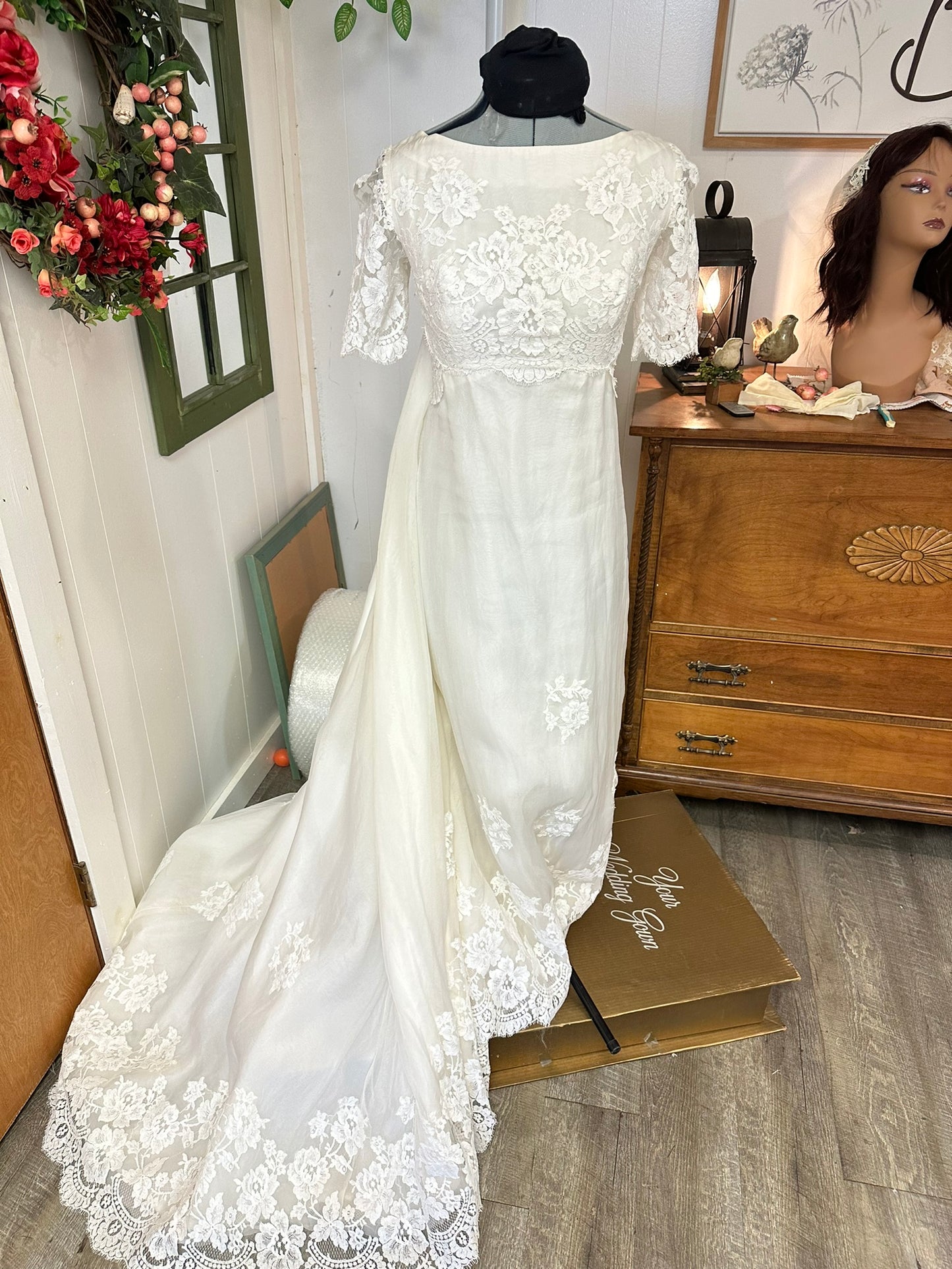 JoJo is a vintage regency style vintage wedding dress