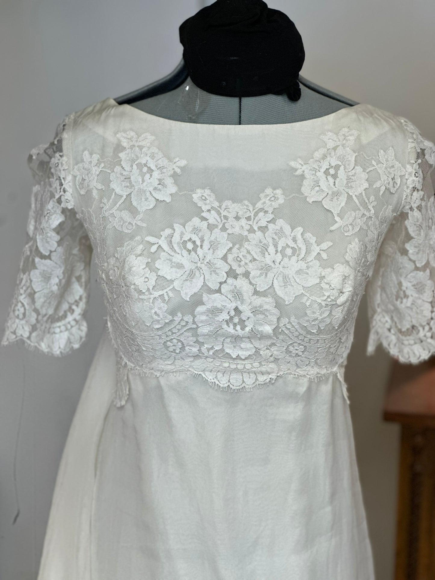 JoJo is a vintage regency style vintage wedding dress