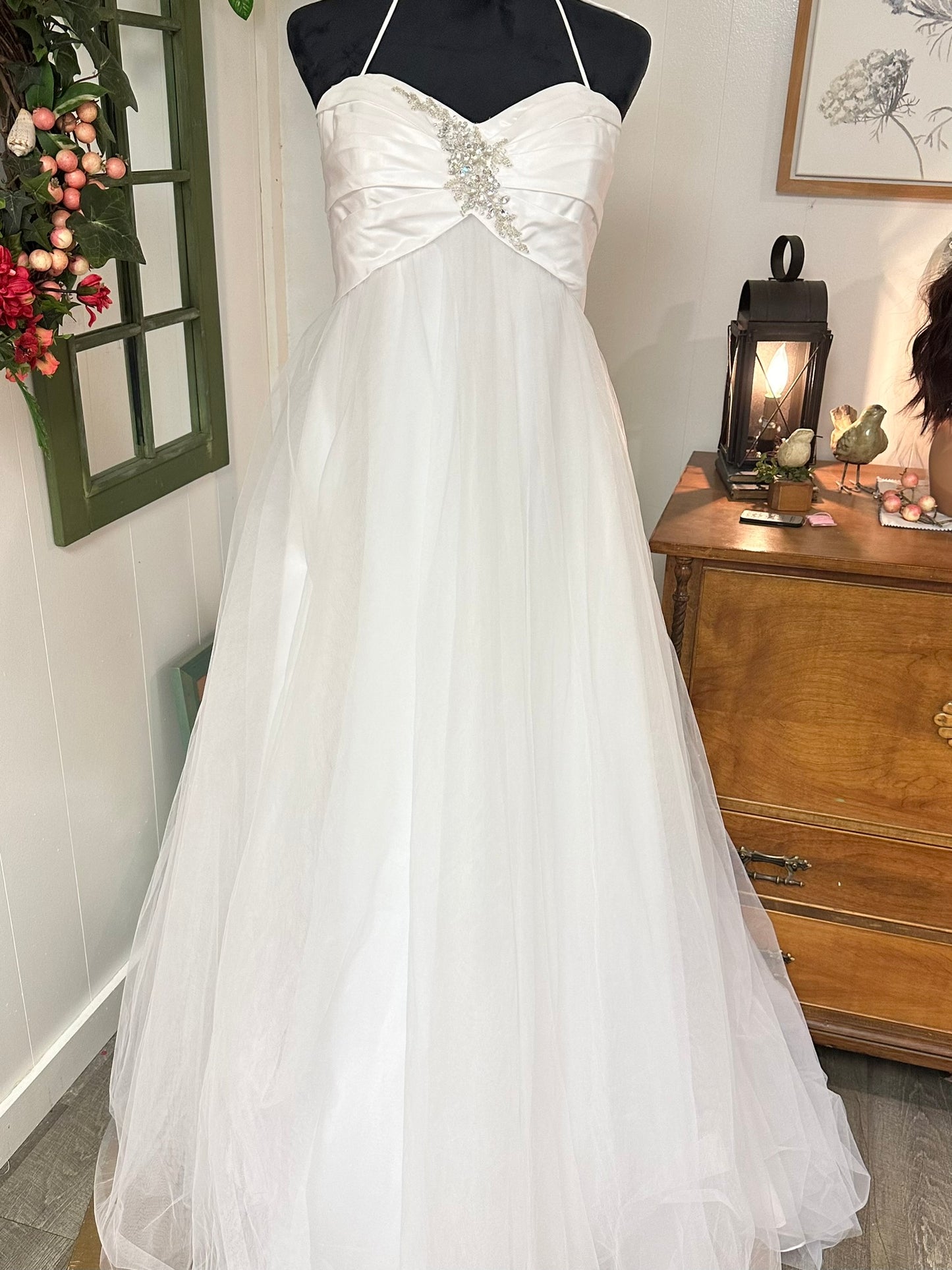 Eden is a brand new never worn wedding dress by Eden Bridals