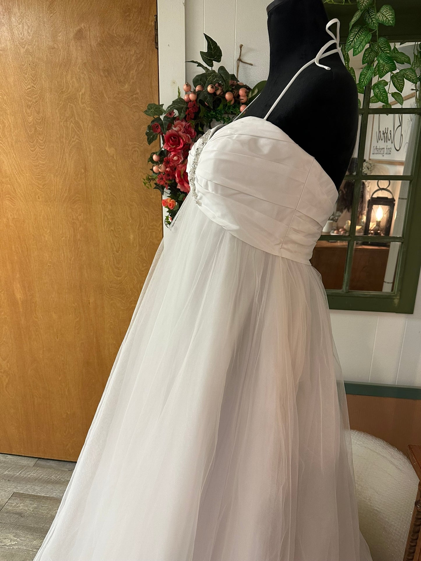 Eden is a brand new never worn wedding dress by Eden Bridals