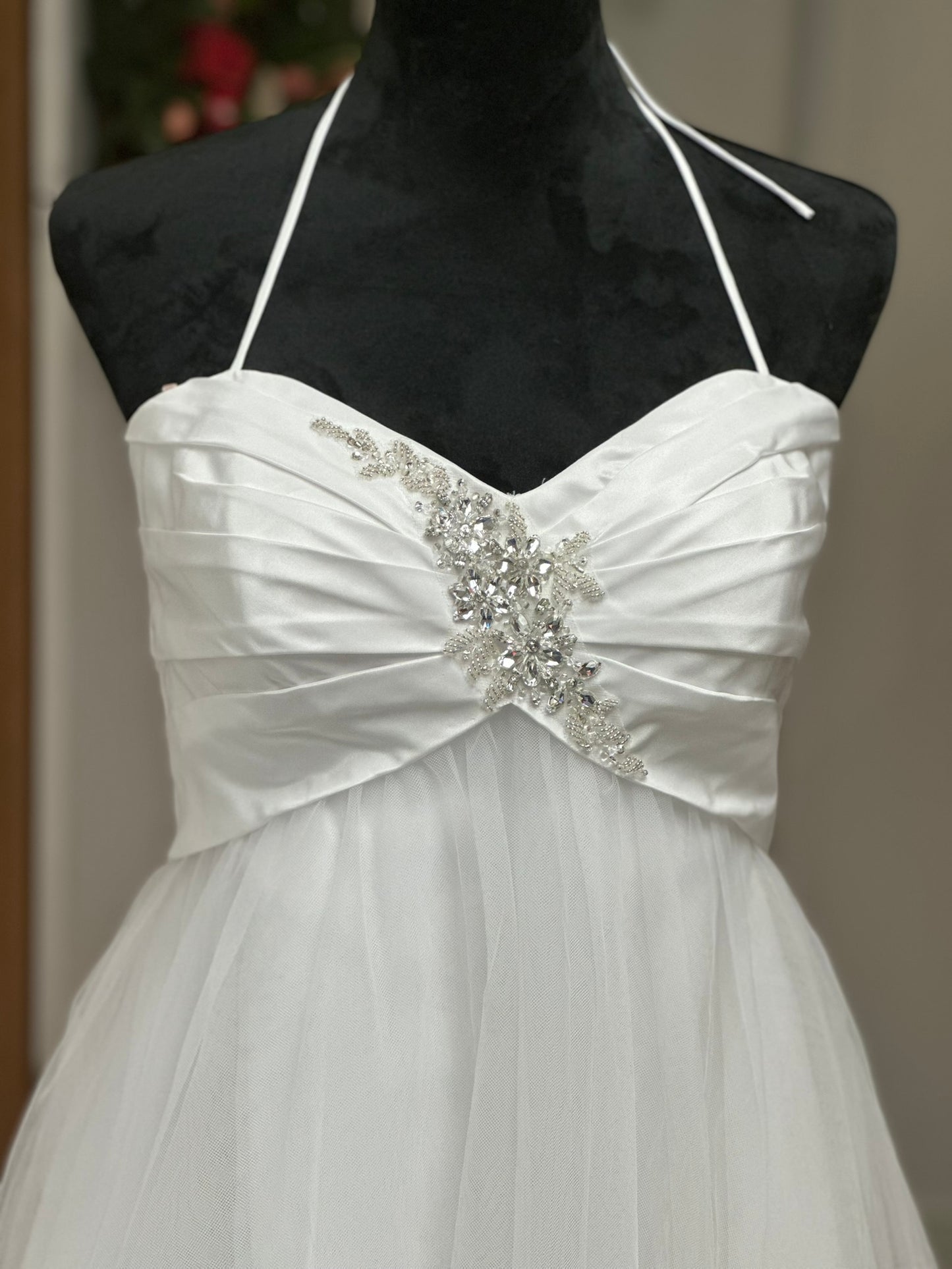 Eden is a brand new never worn wedding dress by Eden Bridals