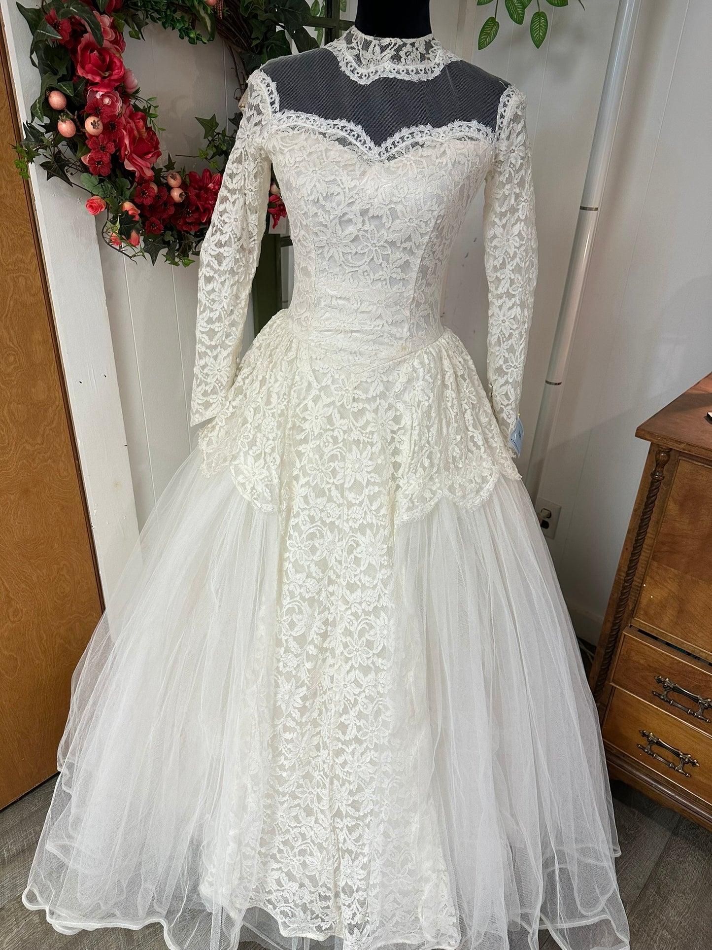 Deidre is a 1950s wedding dress