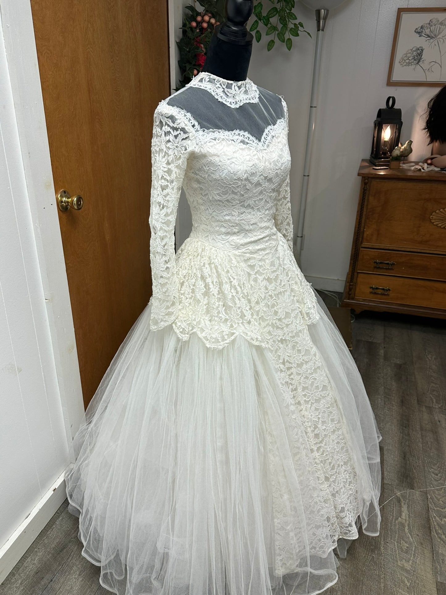 Deidre is a 1950s wedding dress